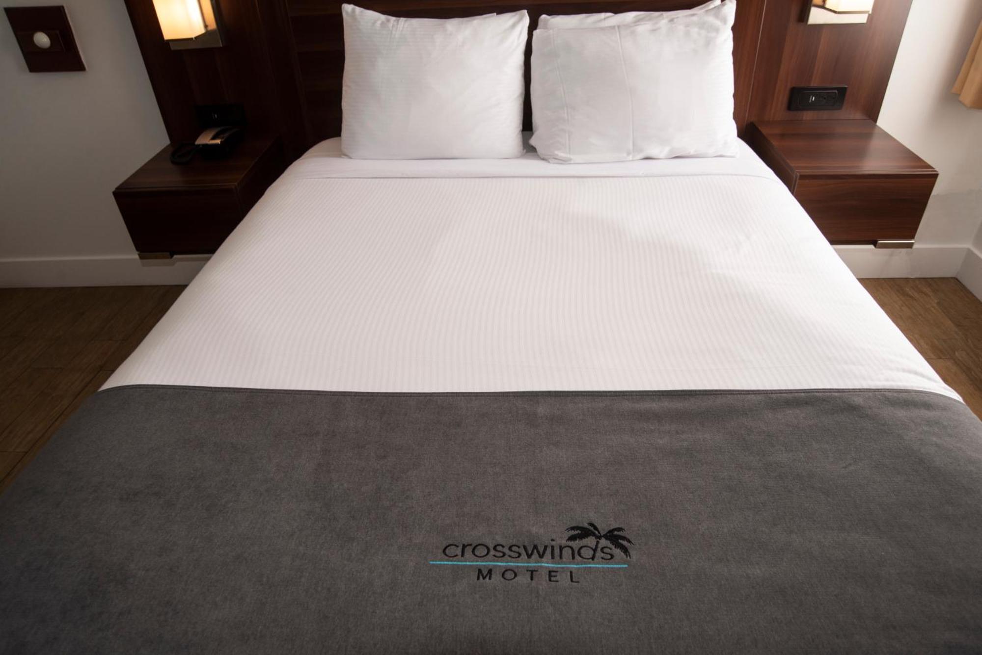 Crosswinds Motel リホーボス・ビーチ エクステリア 写真